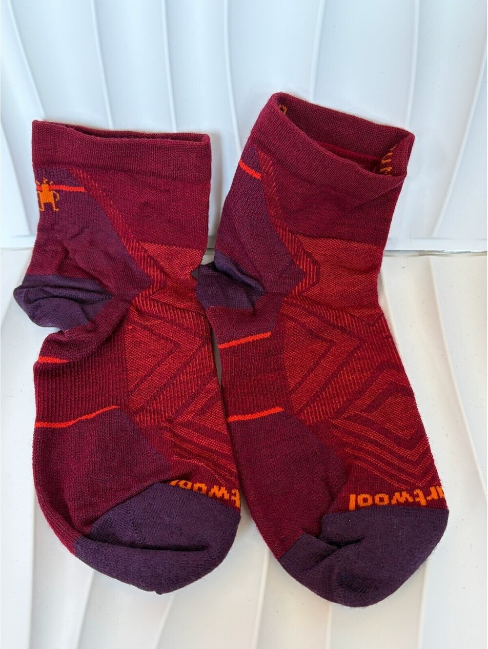 Smartwool PhD Outdoor Light Mini Crew Socks Merino Wool Burgundy WM MD NWOT